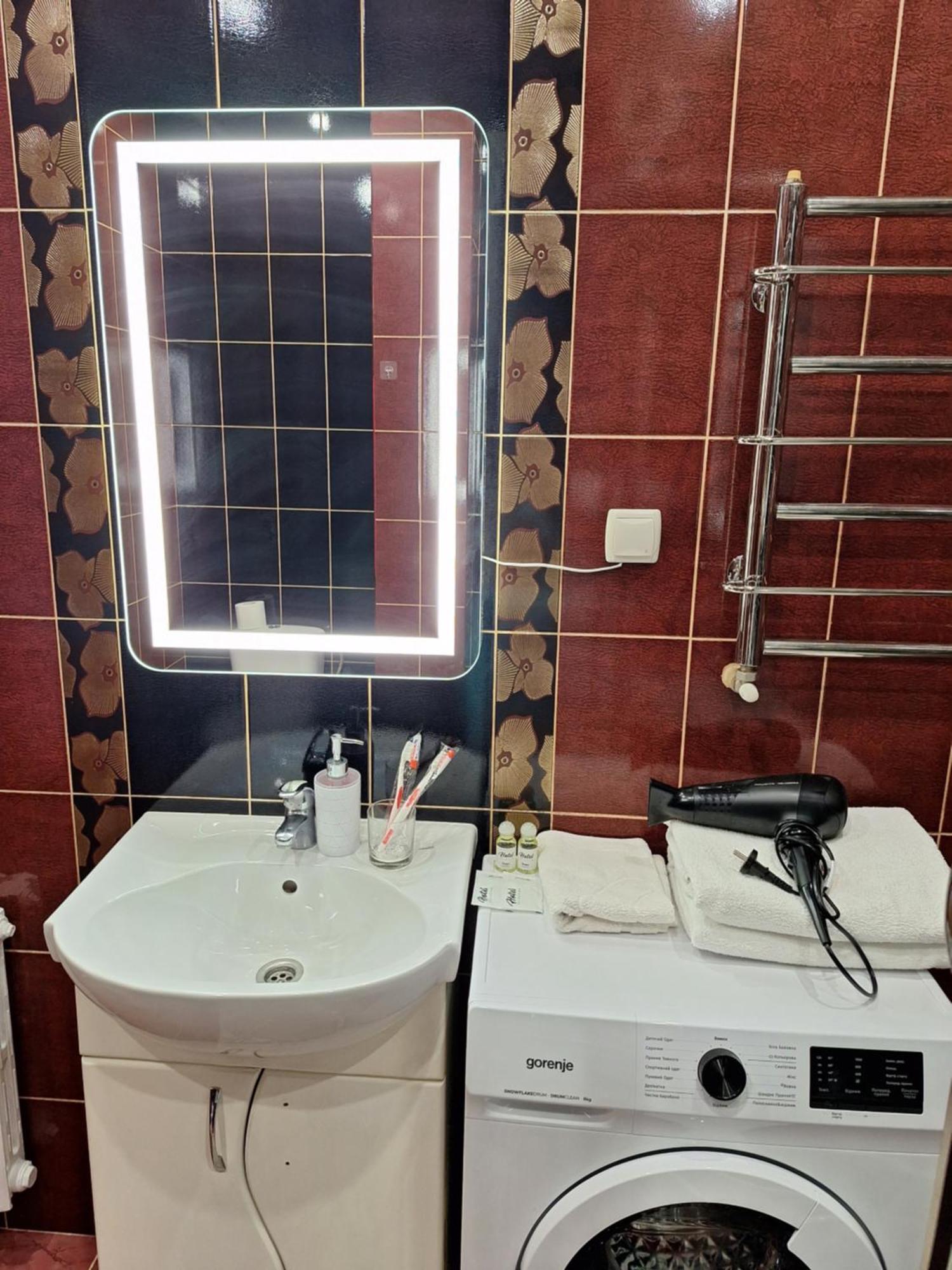 Однокімна Квартира Біля Каштанової Алеї У Центрі Полтави Мережа Alexapartments Документи Для Відряджень Безконтатне Заселення 24-7 Полтава Экстерьер фото